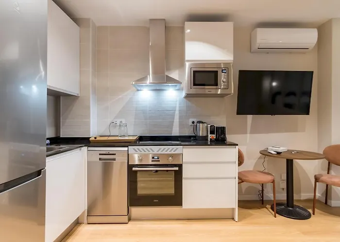 Modern, Bright - 1Bd 1Bth -Lavapies
